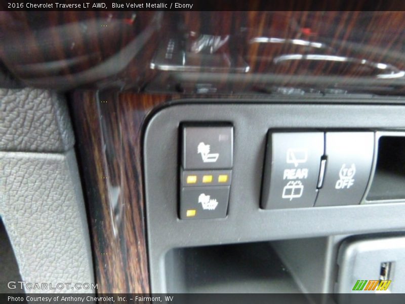 Blue Velvet Metallic / Ebony 2016 Chevrolet Traverse LT AWD