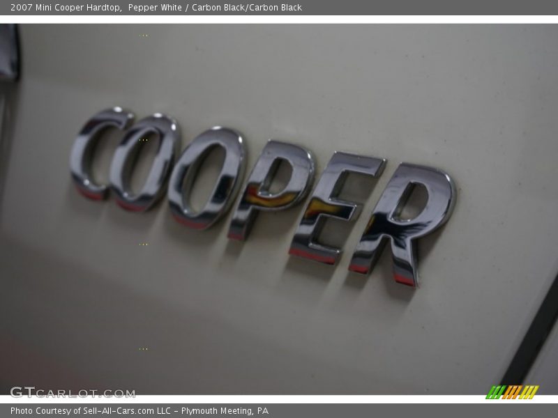 Pepper White / Carbon Black/Carbon Black 2007 Mini Cooper Hardtop