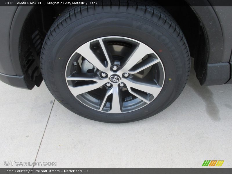 Magnetic Gray Metallic / Black 2016 Toyota RAV4 XLE