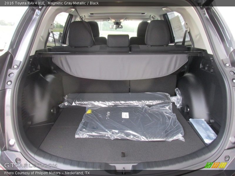Magnetic Gray Metallic / Black 2016 Toyota RAV4 XLE