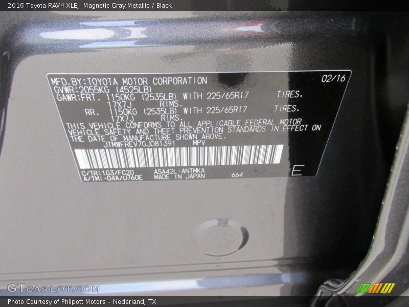 Magnetic Gray Metallic / Black 2016 Toyota RAV4 XLE