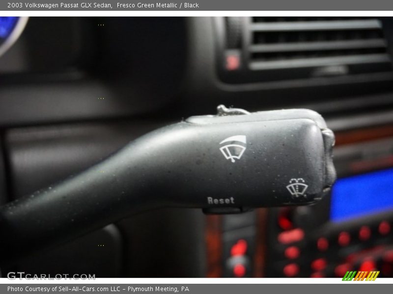 Fresco Green Metallic / Black 2003 Volkswagen Passat GLX Sedan