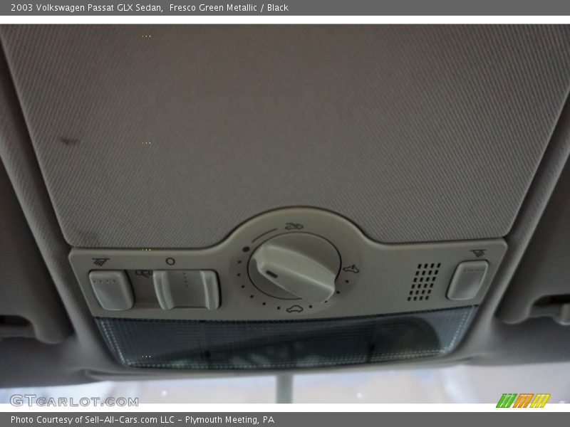 Fresco Green Metallic / Black 2003 Volkswagen Passat GLX Sedan