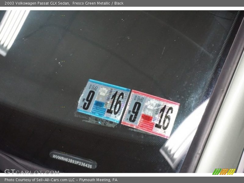 Fresco Green Metallic / Black 2003 Volkswagen Passat GLX Sedan