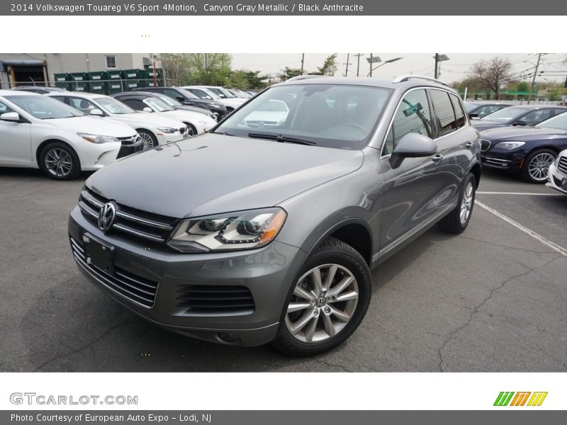 Front 3/4 View of 2014 Touareg V6 Sport 4Motion