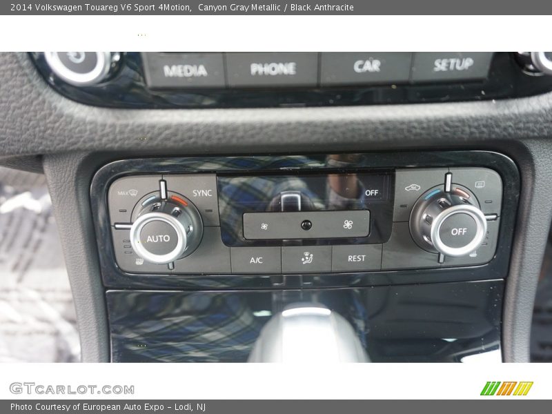 Canyon Gray Metallic / Black Anthracite 2014 Volkswagen Touareg V6 Sport 4Motion
