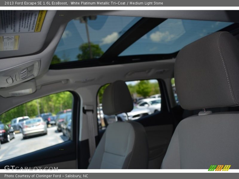 White Platinum Metallic Tri-Coat / Medium Light Stone 2013 Ford Escape SE 1.6L EcoBoost
