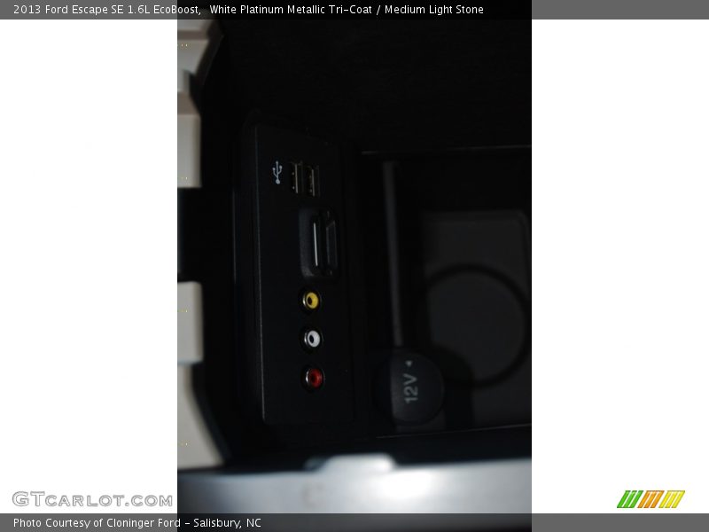 White Platinum Metallic Tri-Coat / Medium Light Stone 2013 Ford Escape SE 1.6L EcoBoost