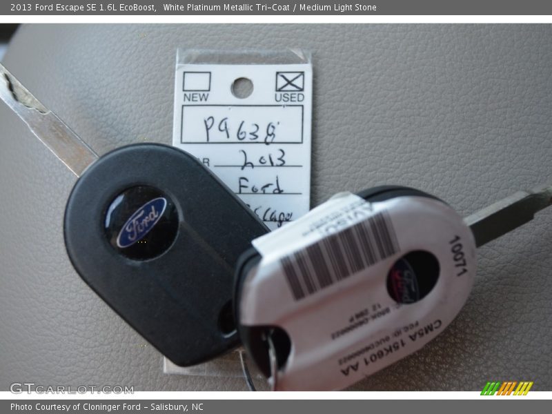 White Platinum Metallic Tri-Coat / Medium Light Stone 2013 Ford Escape SE 1.6L EcoBoost