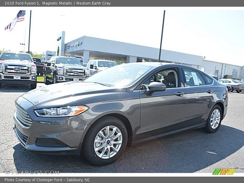Magnetic Metallic / Medium Earth Gray 2016 Ford Fusion S