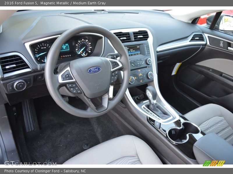 Magnetic Metallic / Medium Earth Gray 2016 Ford Fusion S