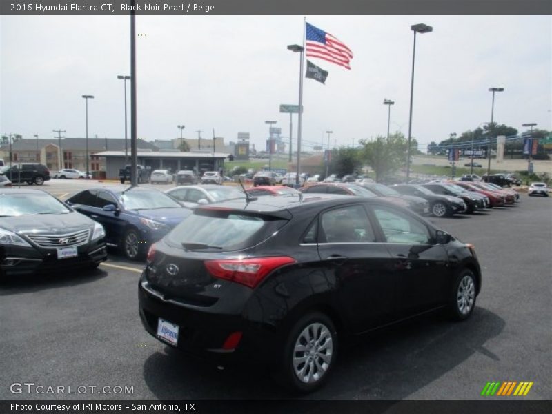 Black Noir Pearl / Beige 2016 Hyundai Elantra GT