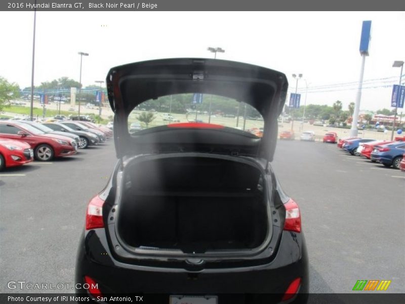 Black Noir Pearl / Beige 2016 Hyundai Elantra GT