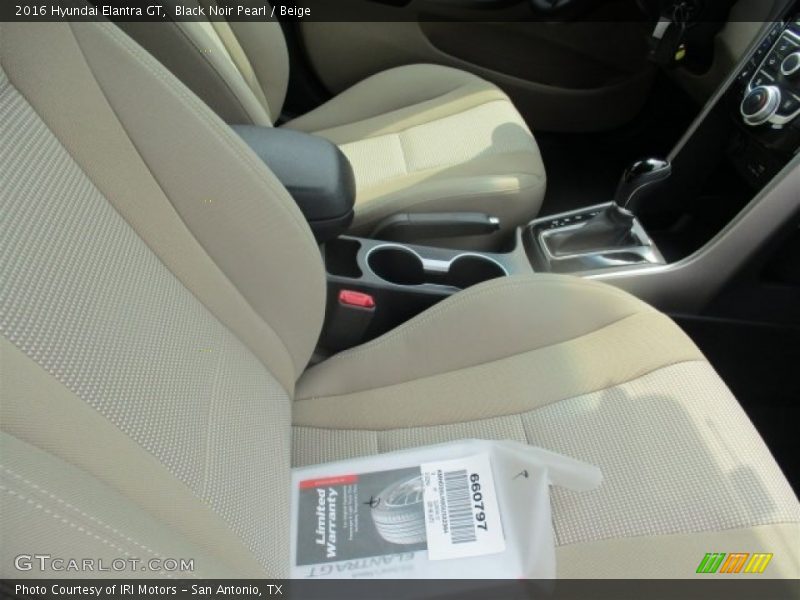 Black Noir Pearl / Beige 2016 Hyundai Elantra GT