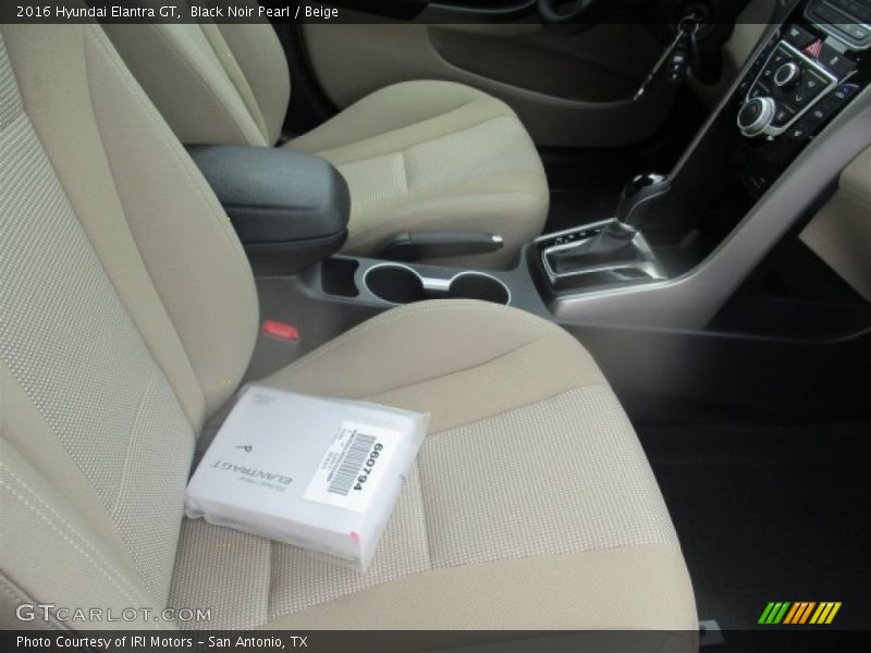 Black Noir Pearl / Beige 2016 Hyundai Elantra GT
