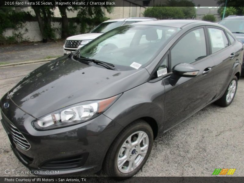 Magnetic Metallic / Charcoal Black 2016 Ford Fiesta SE Sedan