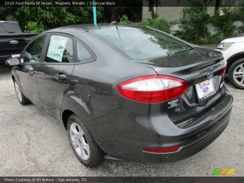 Magnetic Metallic / Charcoal Black 2016 Ford Fiesta SE Sedan
