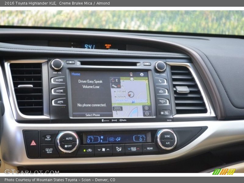 Creme Brulee Mica / Almond 2016 Toyota Highlander XLE