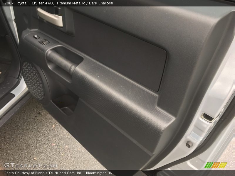 Titanium Metallic / Dark Charcoal 2007 Toyota FJ Cruiser 4WD