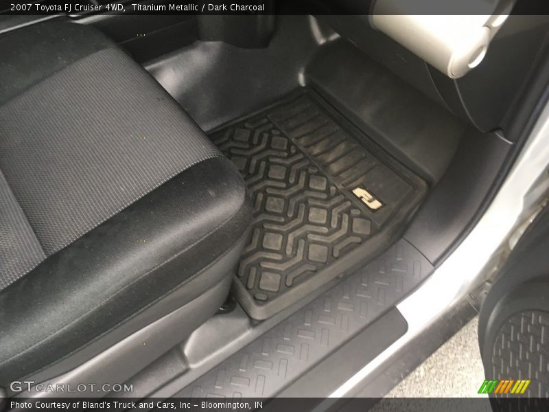 Titanium Metallic / Dark Charcoal 2007 Toyota FJ Cruiser 4WD
