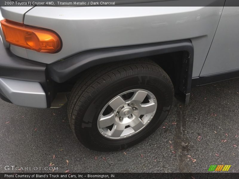 Titanium Metallic / Dark Charcoal 2007 Toyota FJ Cruiser 4WD