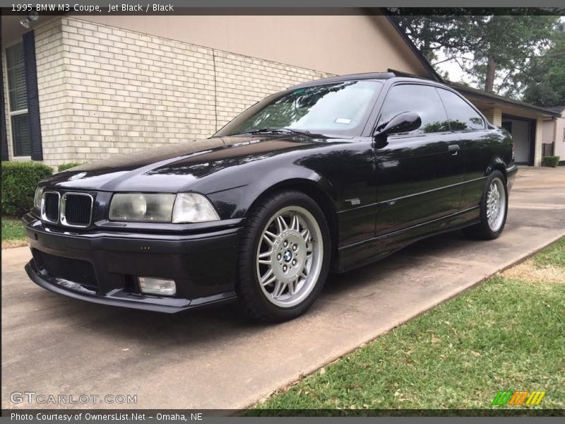 Front 3/4 View of 1995 M3 Coupe