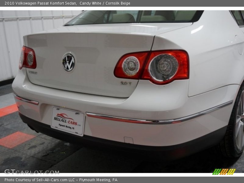 Candy White / Cornsilk Beige 2010 Volkswagen Passat Komfort Sedan