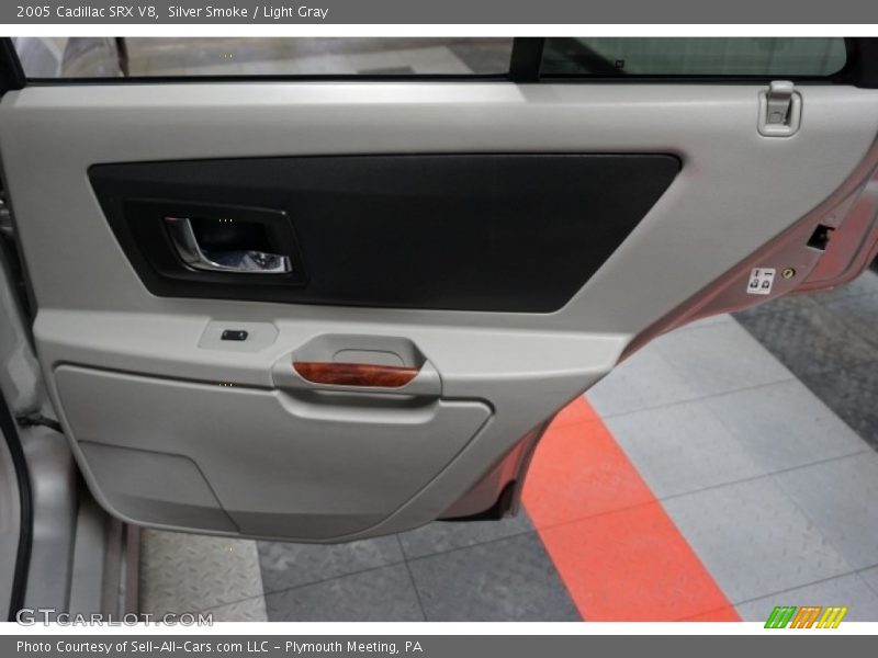 Silver Smoke / Light Gray 2005 Cadillac SRX V8