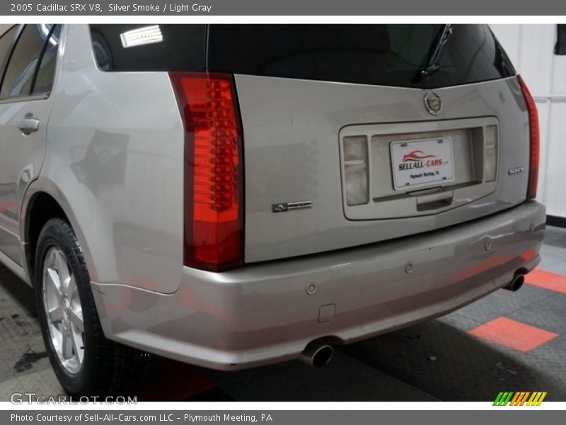 Silver Smoke / Light Gray 2005 Cadillac SRX V8