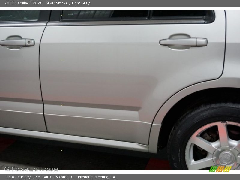 Silver Smoke / Light Gray 2005 Cadillac SRX V8
