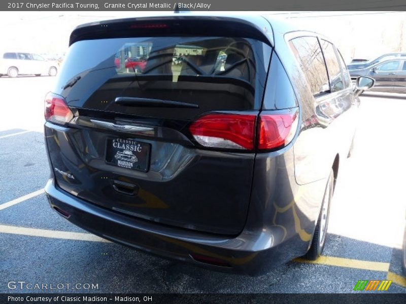 Granite Crystal Metallic / Black/Alloy 2017 Chrysler Pacifica Touring