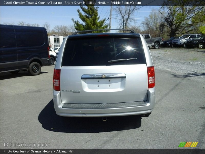 Bright Silver Metallic / Medium Pebble Beige/Cream 2008 Chrysler Town & Country Touring