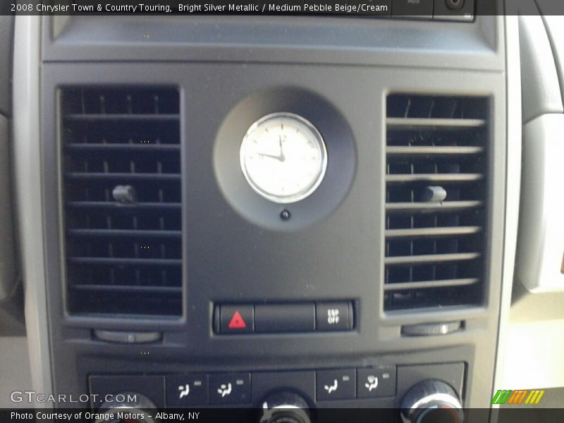 Bright Silver Metallic / Medium Pebble Beige/Cream 2008 Chrysler Town & Country Touring