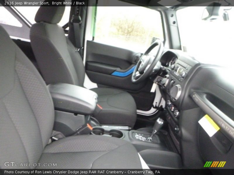 Bright White / Black 2016 Jeep Wrangler Sport
