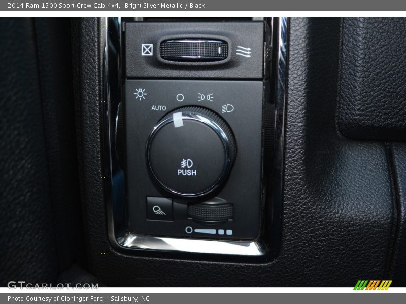 Bright Silver Metallic / Black 2014 Ram 1500 Sport Crew Cab 4x4