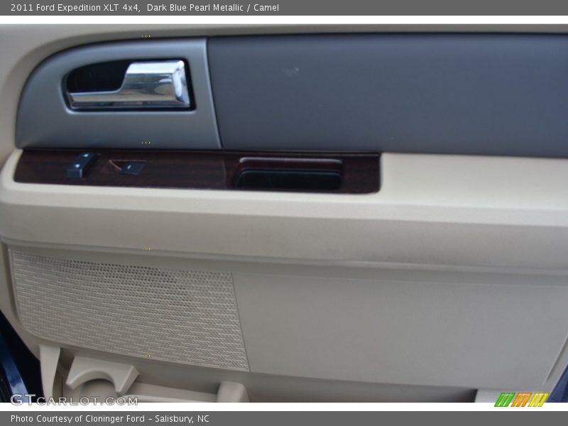 Dark Blue Pearl Metallic / Camel 2011 Ford Expedition XLT 4x4
