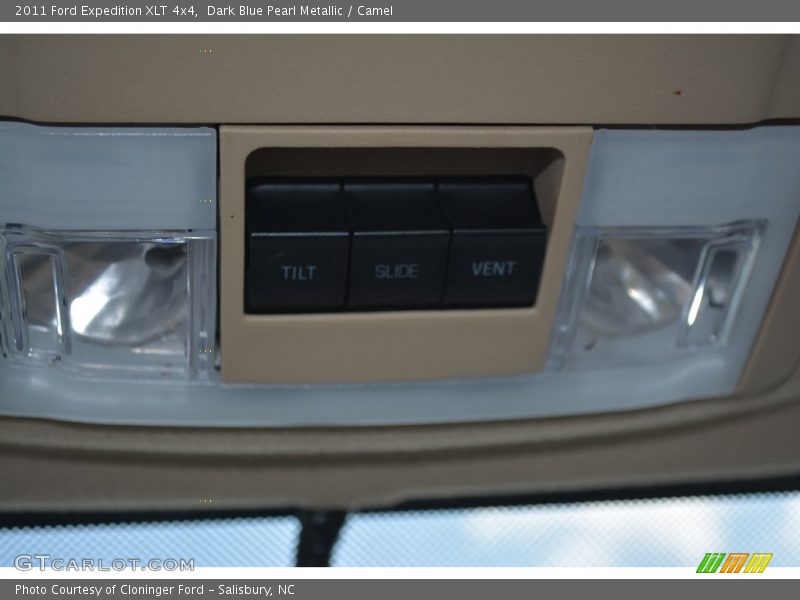 Dark Blue Pearl Metallic / Camel 2011 Ford Expedition XLT 4x4