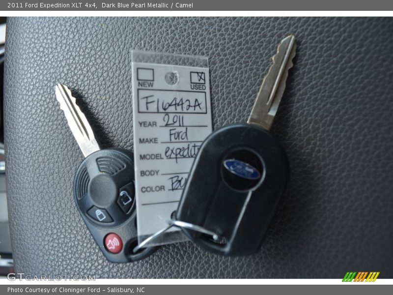 Dark Blue Pearl Metallic / Camel 2011 Ford Expedition XLT 4x4