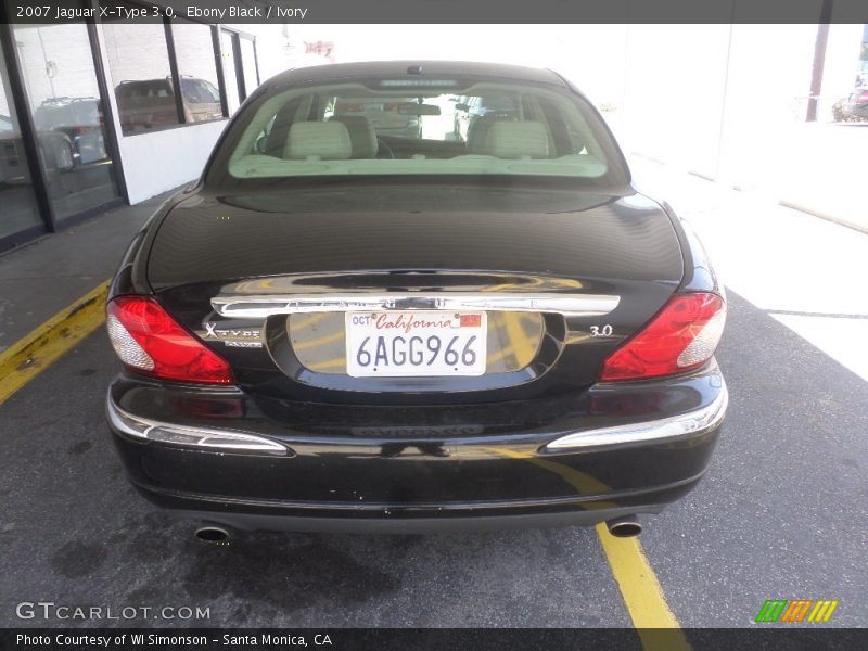 Ebony Black / Ivory 2007 Jaguar X-Type 3.0
