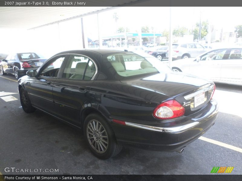 Ebony Black / Ivory 2007 Jaguar X-Type 3.0