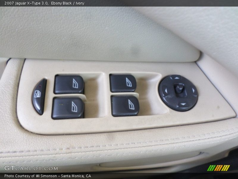 Ebony Black / Ivory 2007 Jaguar X-Type 3.0