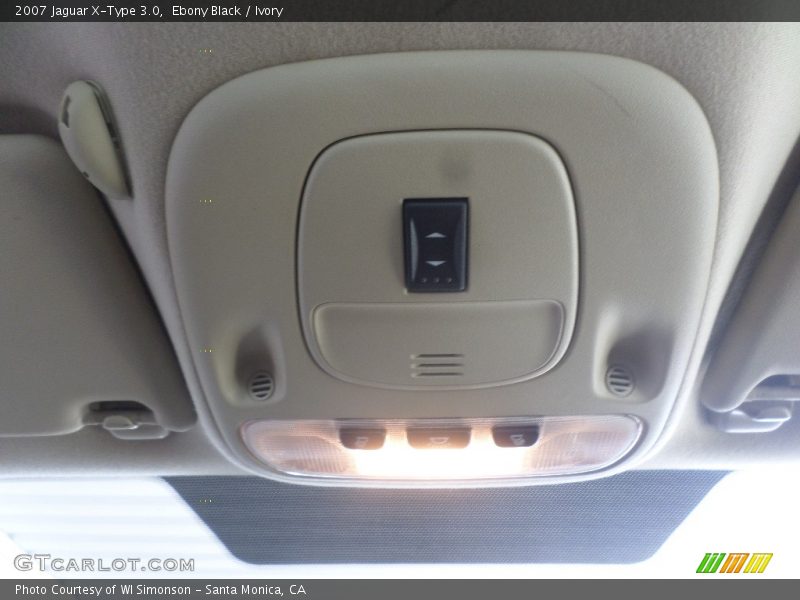 Ebony Black / Ivory 2007 Jaguar X-Type 3.0