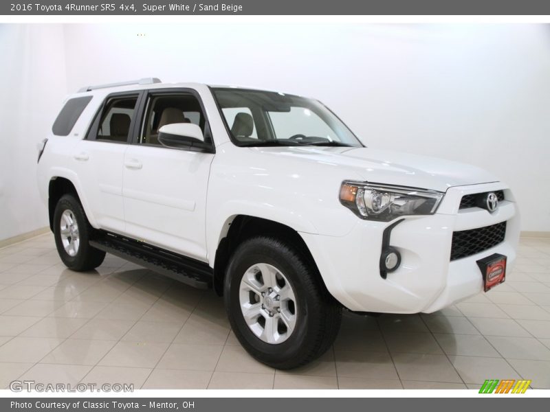 Super White / Sand Beige 2016 Toyota 4Runner SR5 4x4