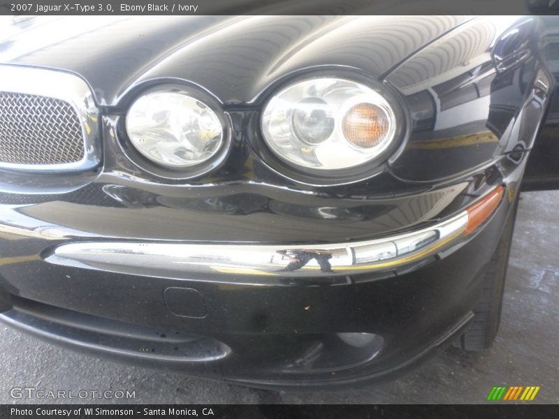 Ebony Black / Ivory 2007 Jaguar X-Type 3.0