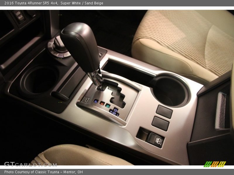 Super White / Sand Beige 2016 Toyota 4Runner SR5 4x4
