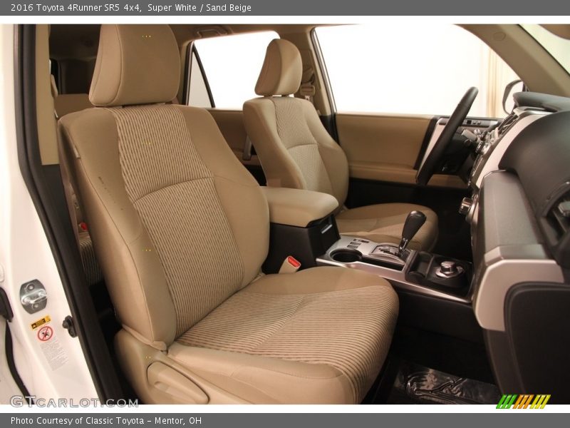 Super White / Sand Beige 2016 Toyota 4Runner SR5 4x4