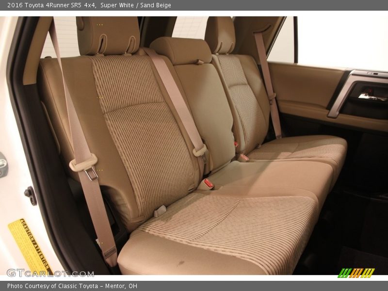 Super White / Sand Beige 2016 Toyota 4Runner SR5 4x4