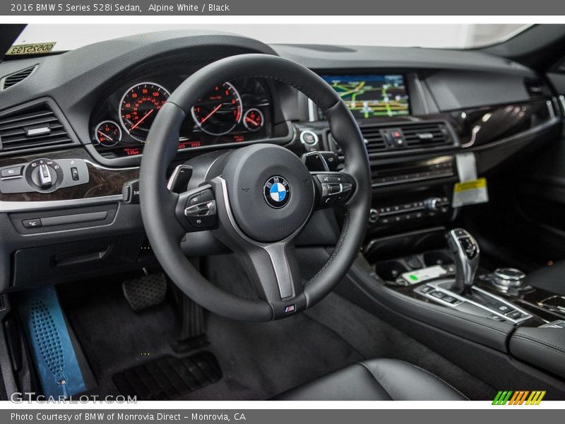 Alpine White / Black 2016 BMW 5 Series 528i Sedan