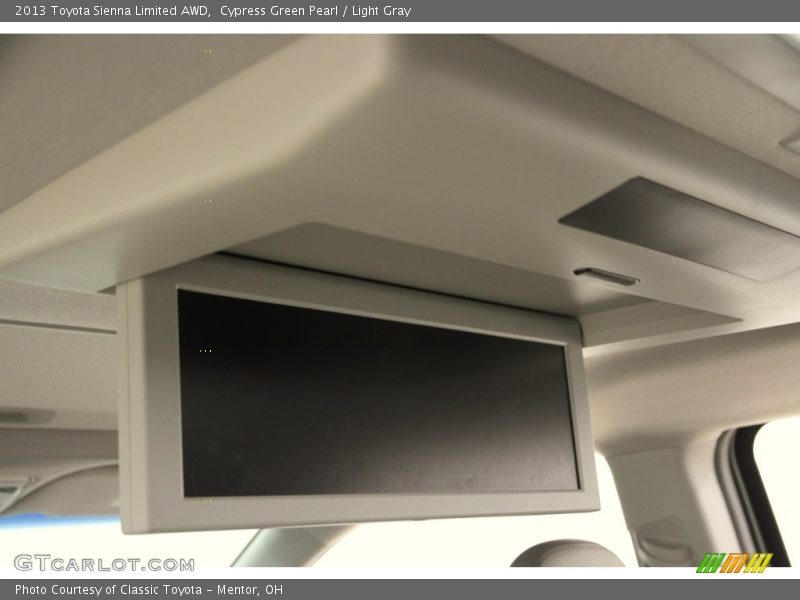 Cypress Green Pearl / Light Gray 2013 Toyota Sienna Limited AWD