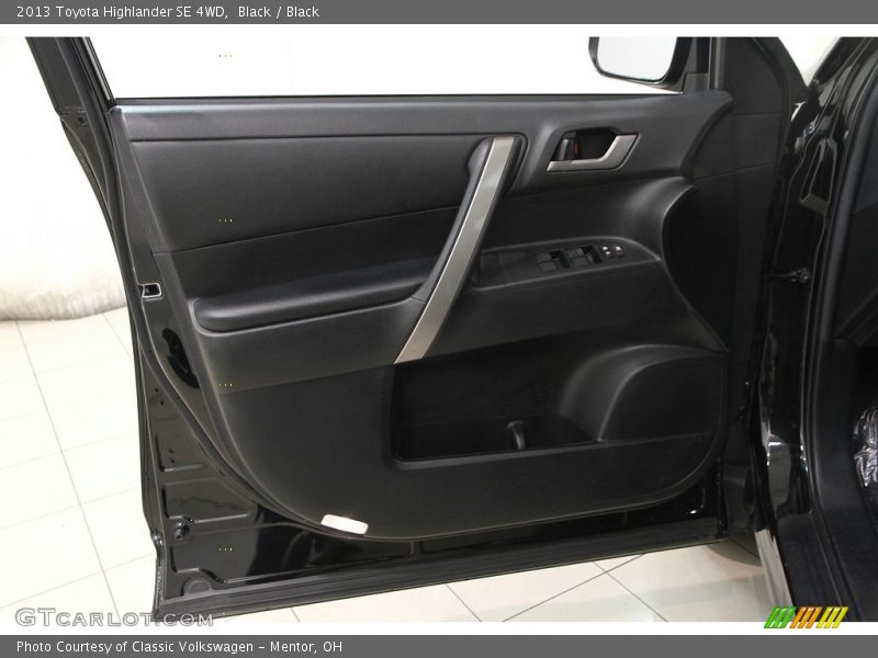 Black / Black 2013 Toyota Highlander SE 4WD